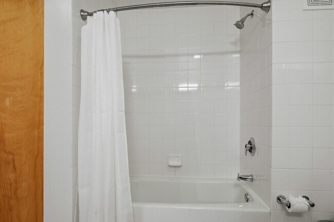 Building Photo - 2001 McAllister St