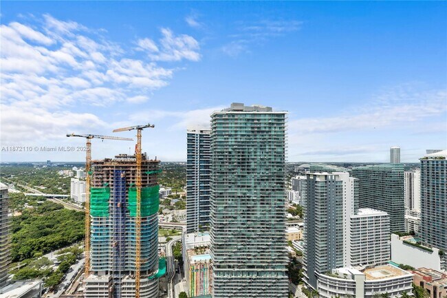 Building Photo - 1395 Brickell Ave