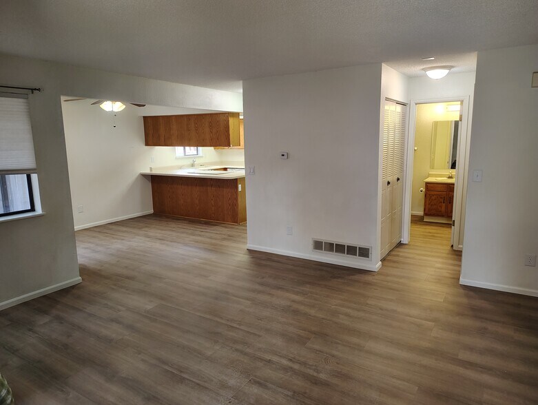 Building Photo - 9421 W 89th Cir