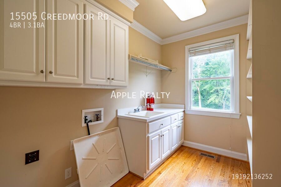 Building Photo - 15505 Creedmoor Rd.