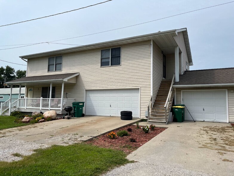 Primary Photo - 1201 Laurel St