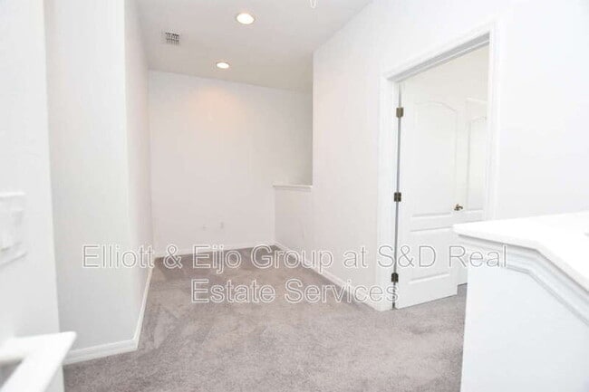 Building Photo - 6352 Sedgeford Dr