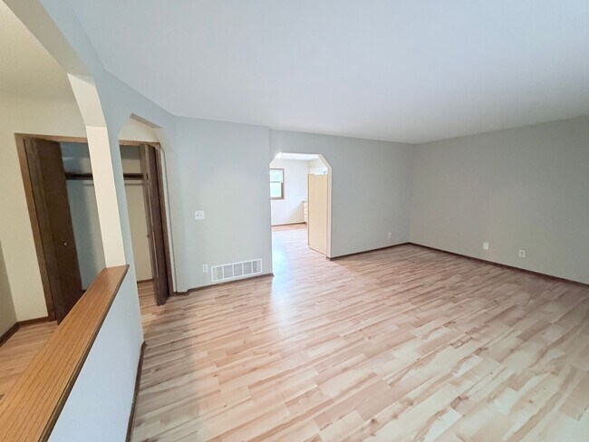 Building Photo - 8820-8822 Griggs Ave