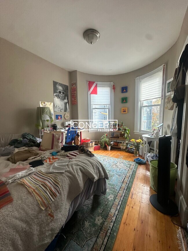 Building Photo - 2 Sachem St