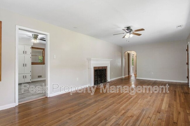 Building Photo - 1407 Northbury Ave