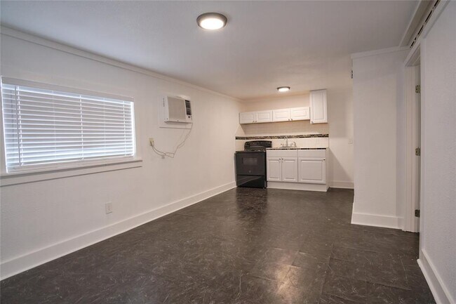 Building Photo - 2905 Norton St