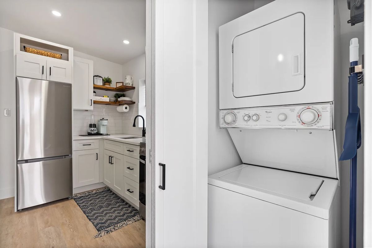 Building Photo - 6726 SW 19th St