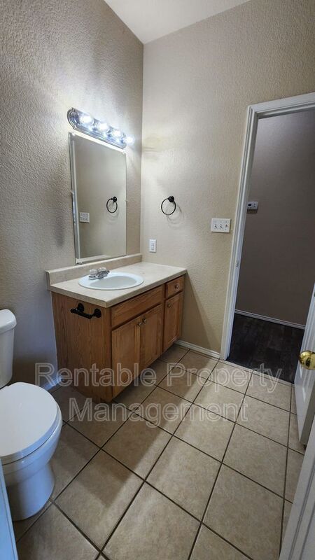 Building Photo - 110 Collett Ct