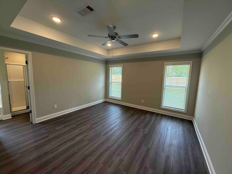 Building Photo - 548 Patrick Farms Dr