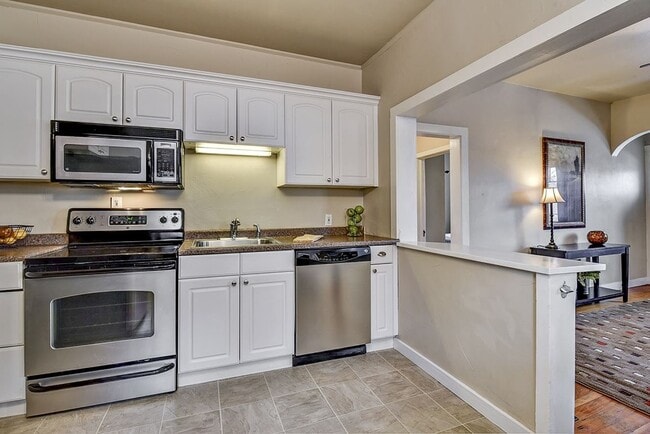 Building Photo - 216 N 19th St