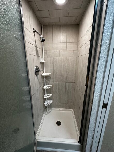 Building Photo - 3722 W Benjamin Holt Dr