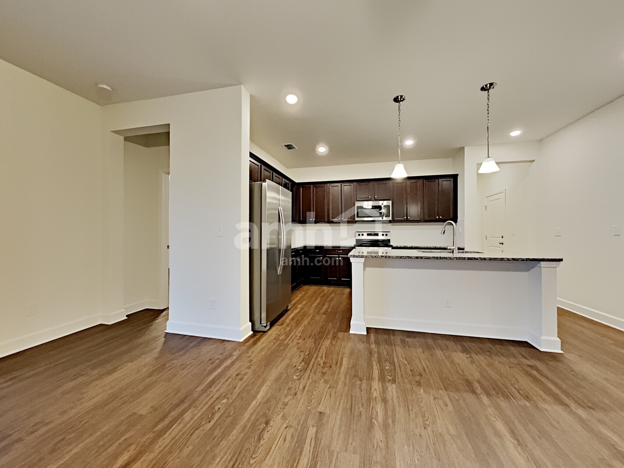 Building Photo - 450 Sandstone Dr