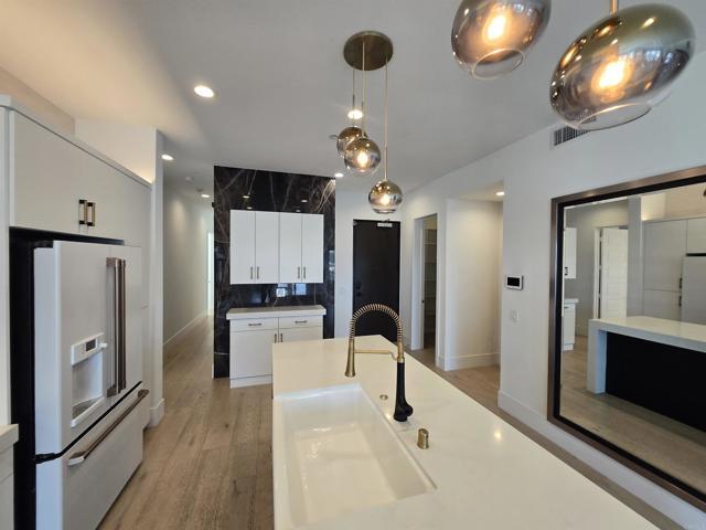 Building Photo - 8337 Distinctive Dr