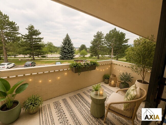 Building Photo - Bright Top-Floor Condo with Vaulted Ceilings & Flatiron Views!