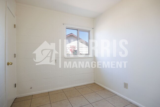 Building Photo - Home Available in Casa Grande