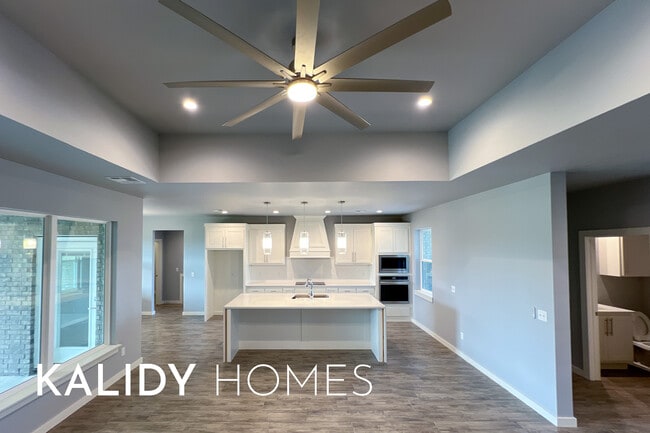 Building Photo - 12624 E Hefner Rd