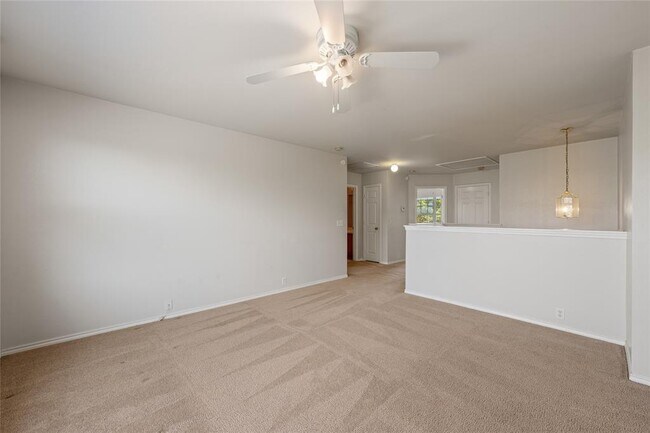 Building Photo - 14716 Lantern Dr