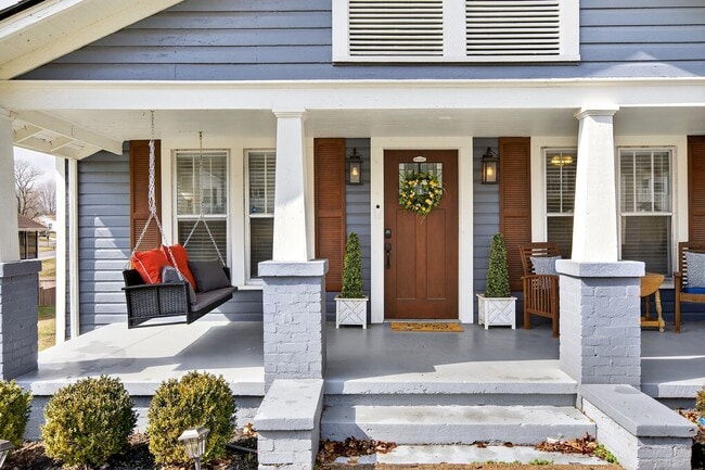 Building Photo - Fully Furnished Historic Home