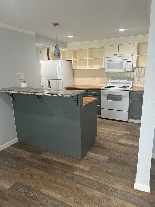 Building Photo - 2009 30th St