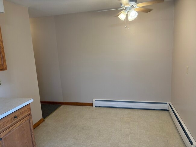 Building Photo - 1356 Roosevelt Ave