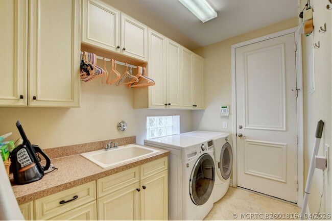 Building Photo - 17739 Lake Azure Way