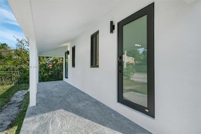 Building Photo - 6913 NW 4th Ct