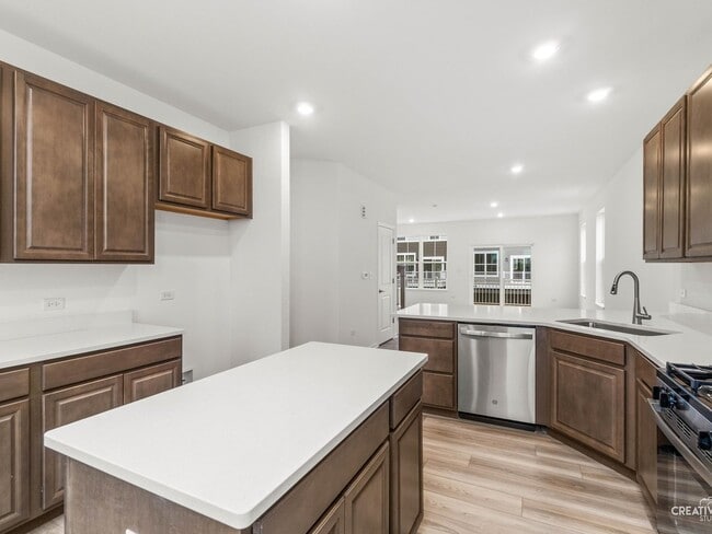 Building Photo - 14946 Dyer Ln