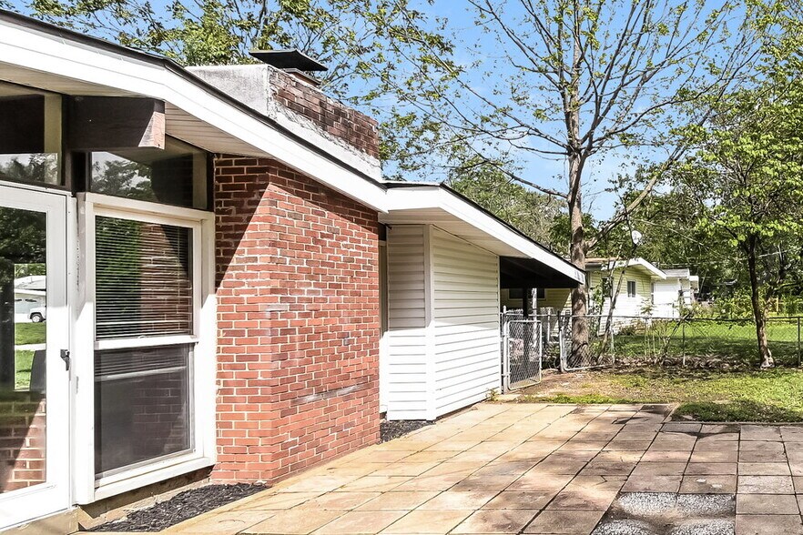 Building Photo - 790 Pebble Ln