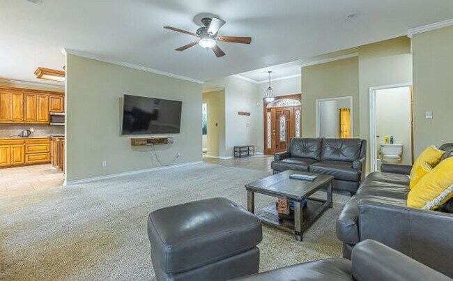 Building Photo - Executive Home for Rent 7 Acres with Resort Style Amenities