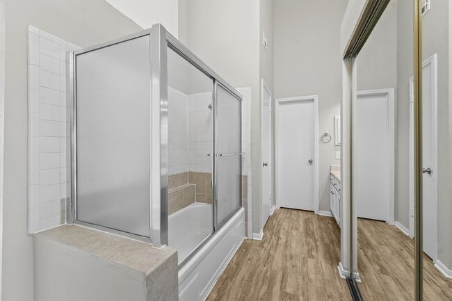 Building Photo - 16723 Quiet Trail Dr