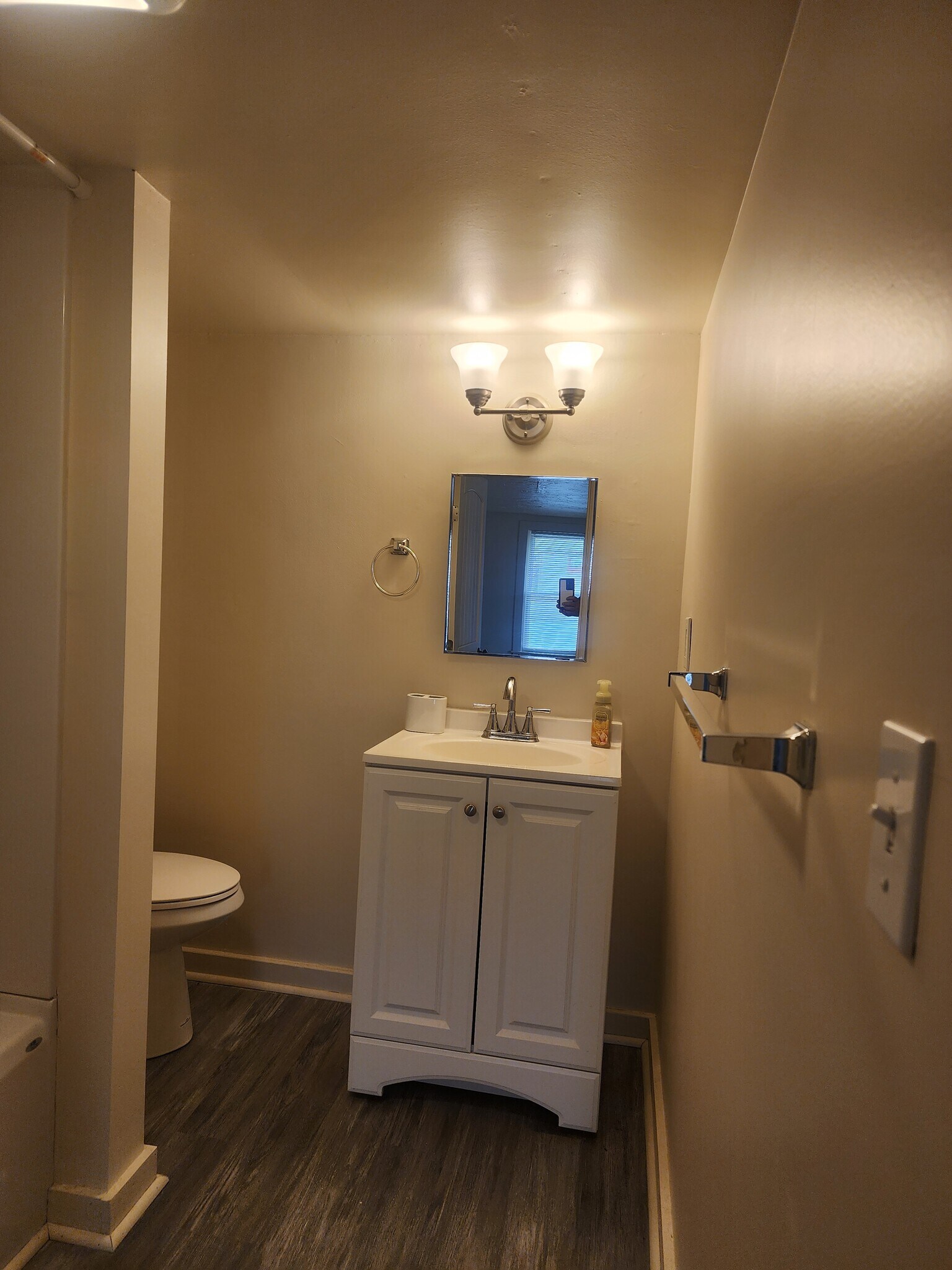 Building Photo - 2213 Lehman St