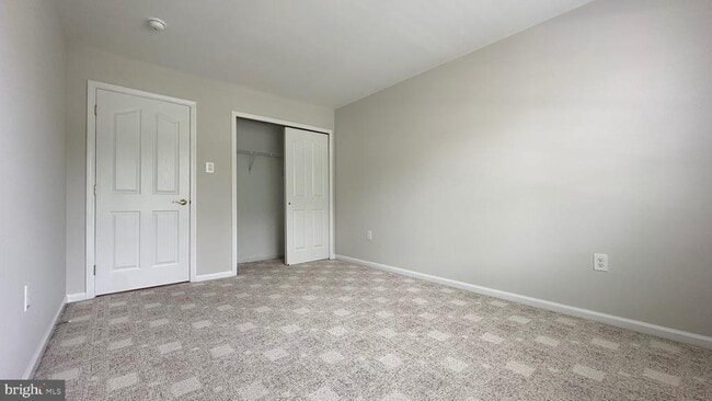 Building Photo - 938 Dutch Dr