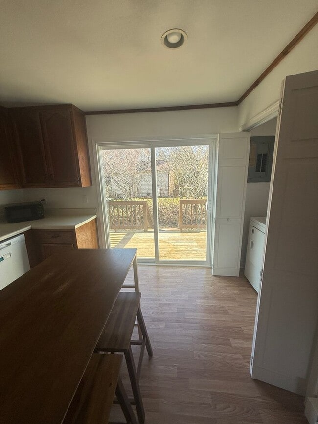 Building Photo - 228 Adams Ln