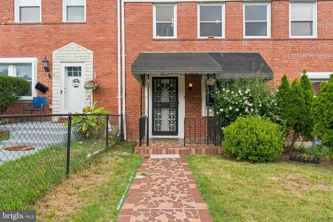 Building Photo - 5621 Clearspring Rd