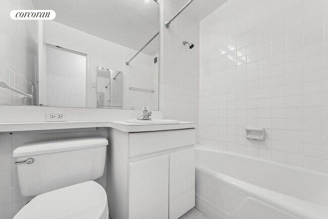 Building Photo - 501 E 87th St