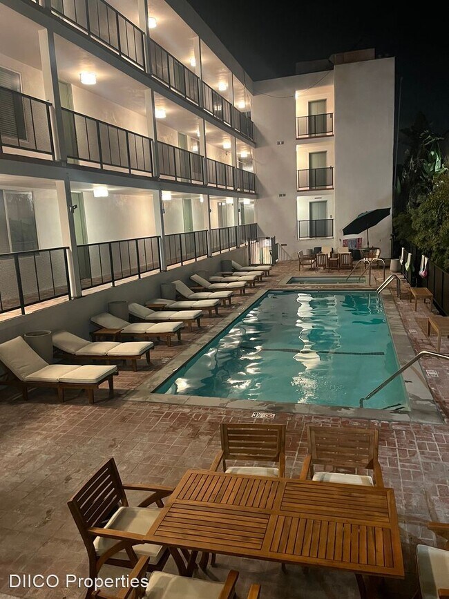 Building Photo - 1 br, 1 bath Apartment - Larrabee Square A...