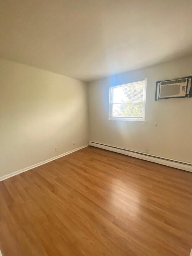 Building Photo - 5701 Tulip St