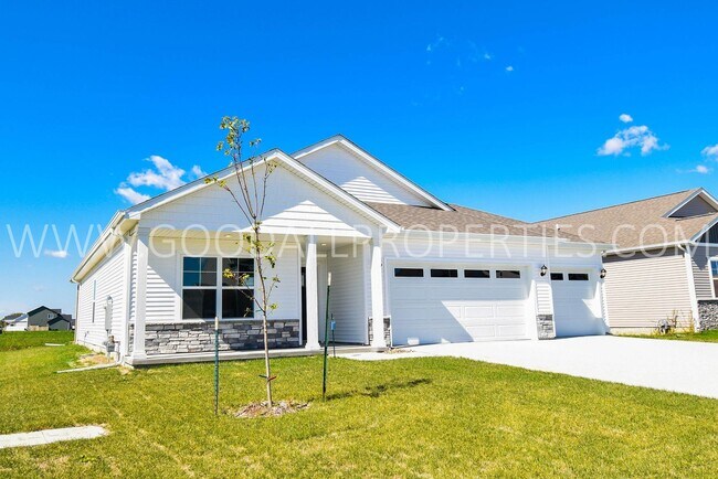 Primary Photo - 4 Bed 2 Bath Home in the Waukee School Dis...