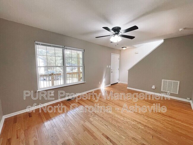 Building Photo - 16 Evergreen Ave