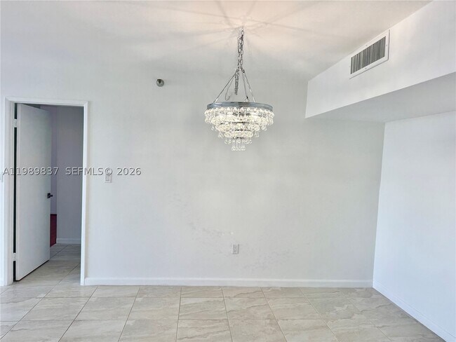 Building Photo - 20515 E Country Club Dr