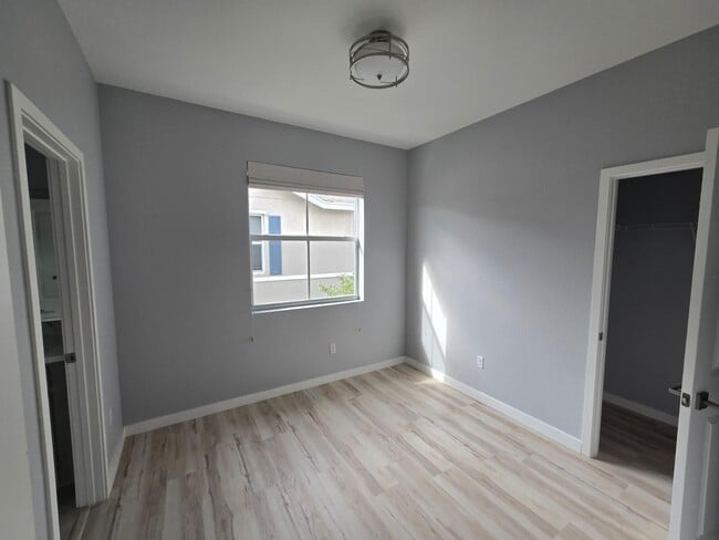 Building Photo - 140 Bandol St