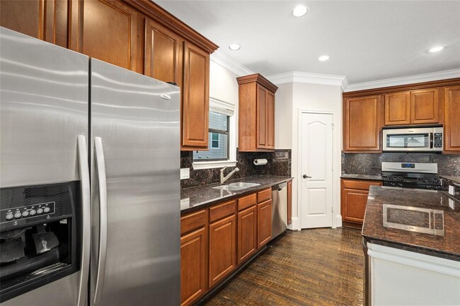 Kitchen 3rd view - 1335 Studer St