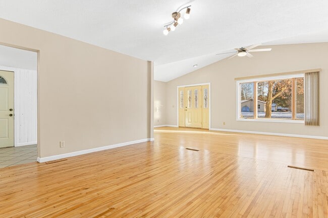 Building Photo - 701-35 Wisconsin Ave