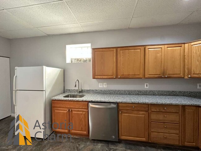 Building Photo - 3519 Rosekemp Ave