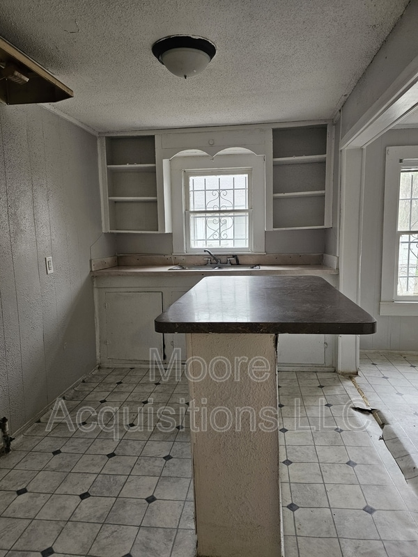 Building Photo - 1811 Nowlin St