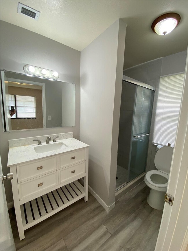 Building Photo - 4690 Summit Blvd