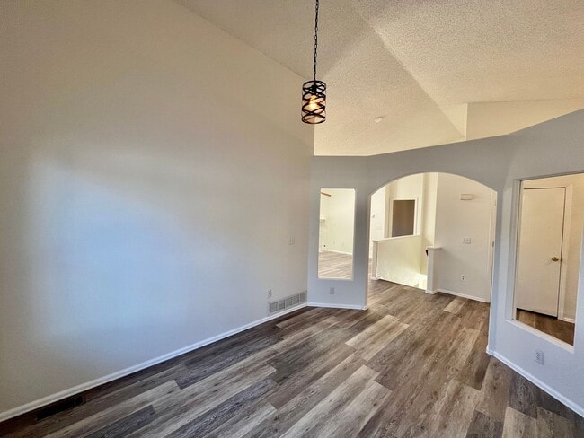 Building Photo - Ranch Style 4 Bedroom Home