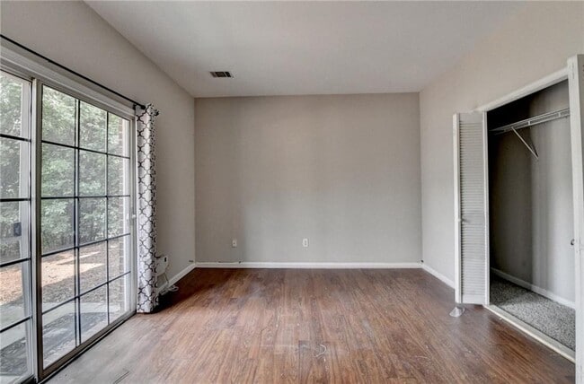 Building Photo - 3187 Mill Springs Cir NE