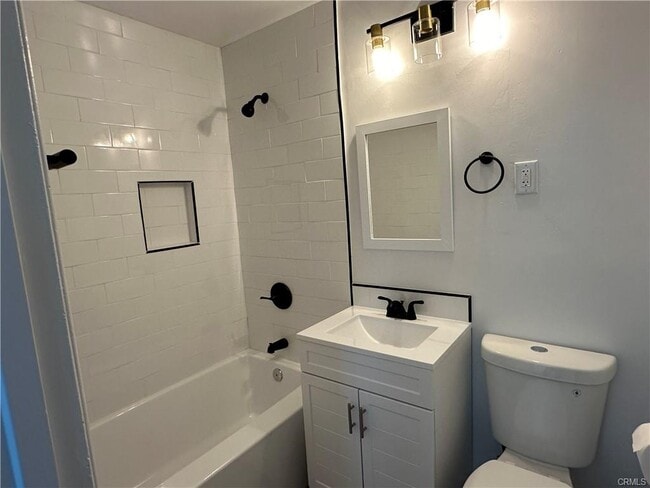 Building Photo - 7827 Maynard Ave