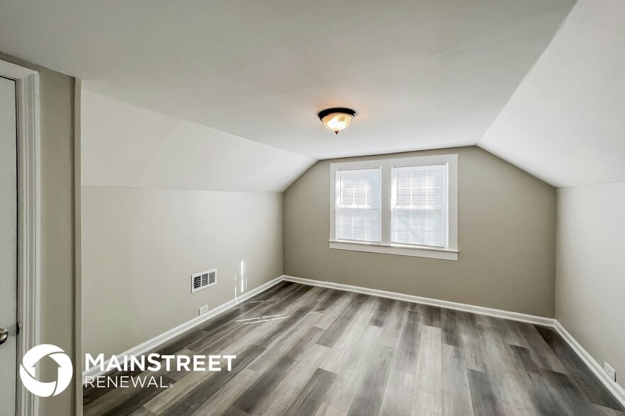 Building Photo - 125 Inglenook Dr